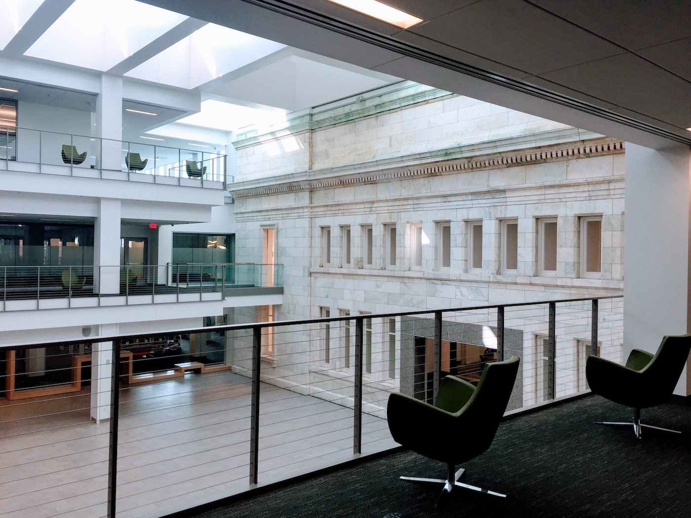 Contract vs full time: 4 main differences to consider