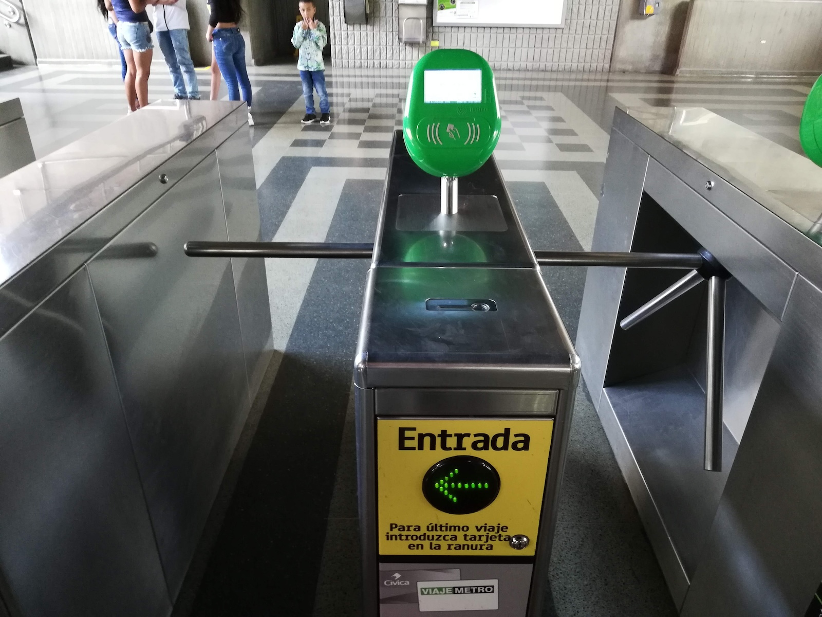 Quick guide to getting a Civica metro card in Medellín Colombia