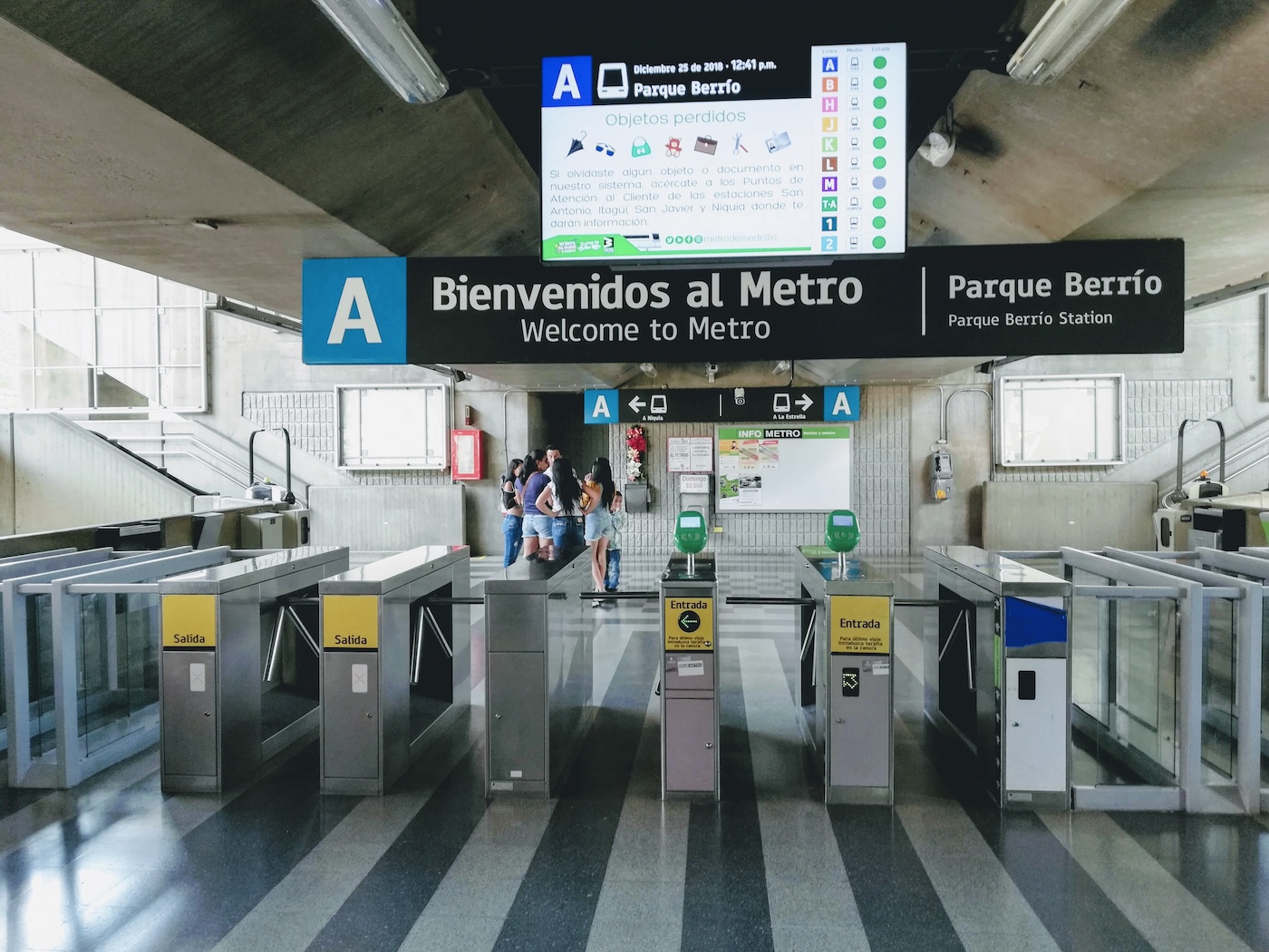 Metro gates at Parque Berrio stop
